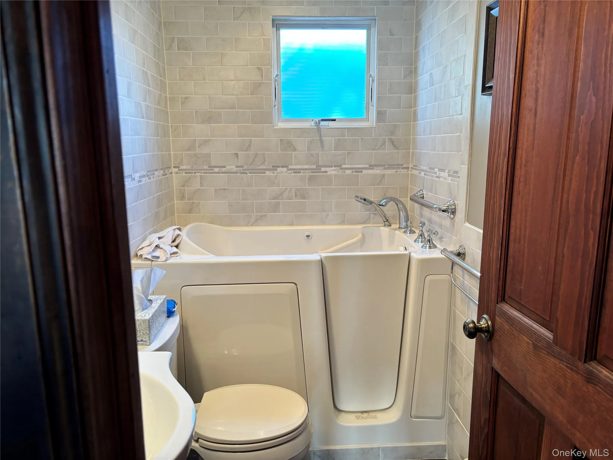 8 Walnut Place, Babylon, NY, 3 Bedrooms Bedrooms, 7 Rooms Rooms,2 BathroomsBathrooms,Residential,For Rent,Walnut,0,1058538 8 Walnut Place, Babylon, NY, 3 Bedrooms Bedrooms, 7 Rooms Rooms,2 BathroomsBathrooms,Residential,For Rent,Walnut,0,1058538