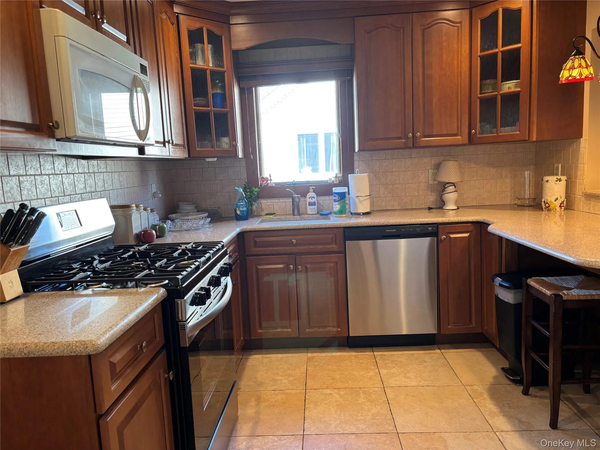 8 Walnut Place, Babylon, NY, 3 Bedrooms Bedrooms, 7 Rooms Rooms,2 BathroomsBathrooms,Residential,For Rent,Walnut,0,1058538 8 Walnut Place, Babylon, NY, 3 Bedrooms Bedrooms, 7 Rooms Rooms,2 BathroomsBathrooms,Residential,For Rent,Walnut,0,1058538