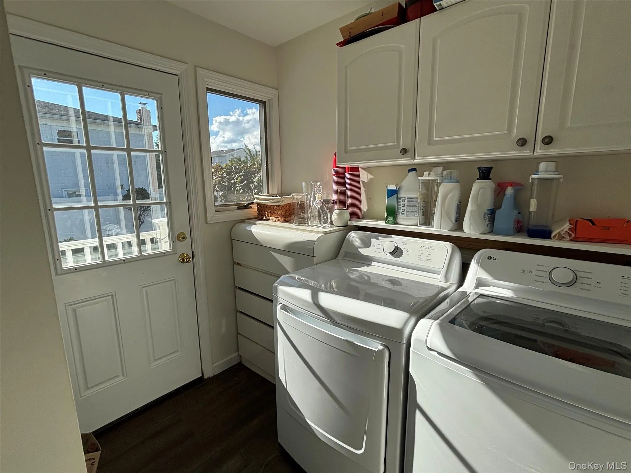 8 Walnut Place, Babylon, NY, 3 Bedrooms Bedrooms, 7 Rooms Rooms,2 BathroomsBathrooms,Residential,For Rent,Walnut,0,1058538 8 Walnut Place, Babylon, NY, 3 Bedrooms Bedrooms, 7 Rooms Rooms,2 BathroomsBathrooms,Residential,For Rent,Walnut,0,1058538
