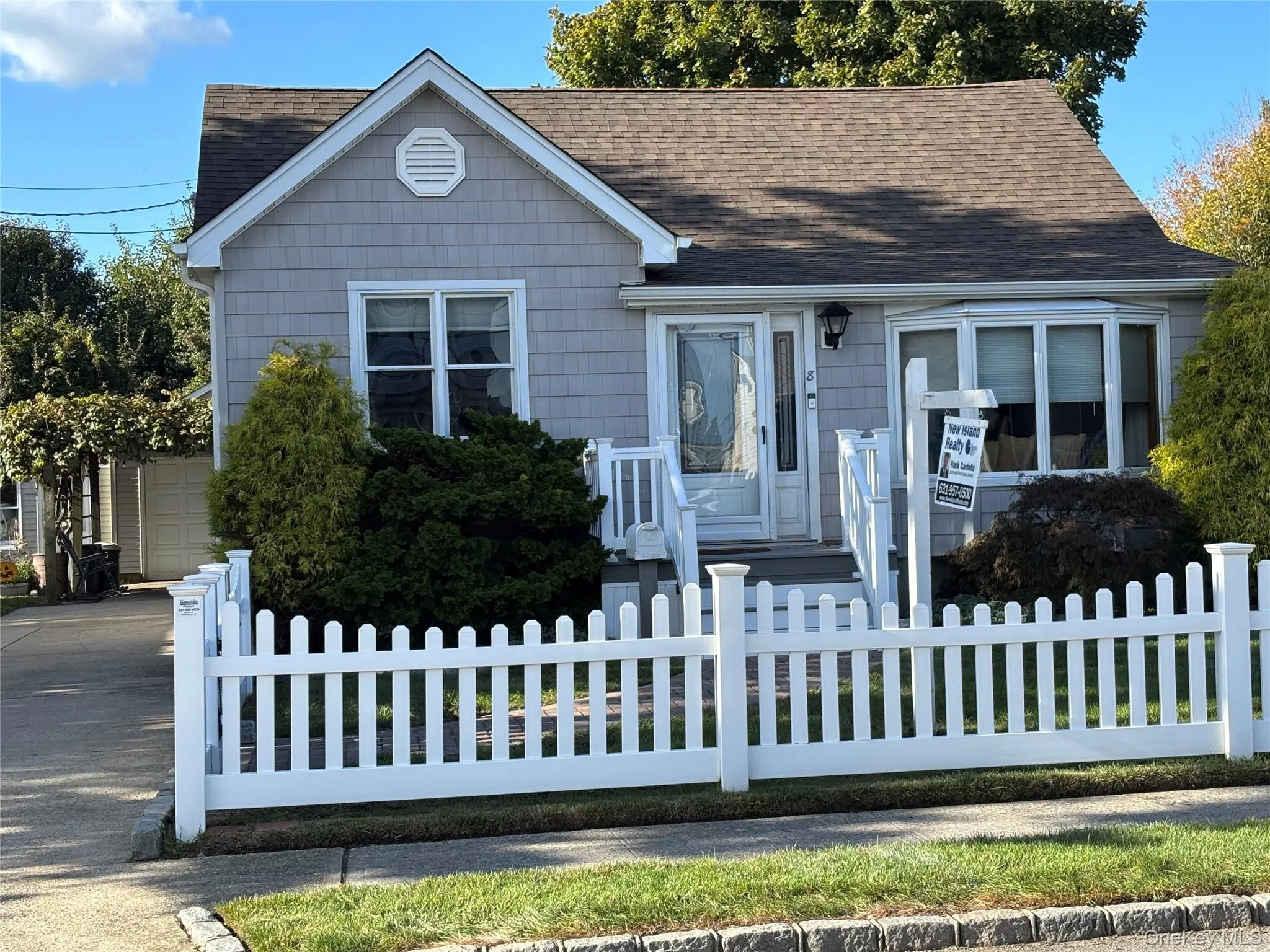 8 Walnut Place, Babylon, NY, 3 Bedrooms Bedrooms, 7 Rooms Rooms,2 BathroomsBathrooms,Residential,For Rent,Walnut,0,1058538 8 Walnut Place, Babylon, NY, 3 Bedrooms Bedrooms, 7 Rooms Rooms,2 BathroomsBathrooms,Residential,For Rent,Walnut,0,1058538