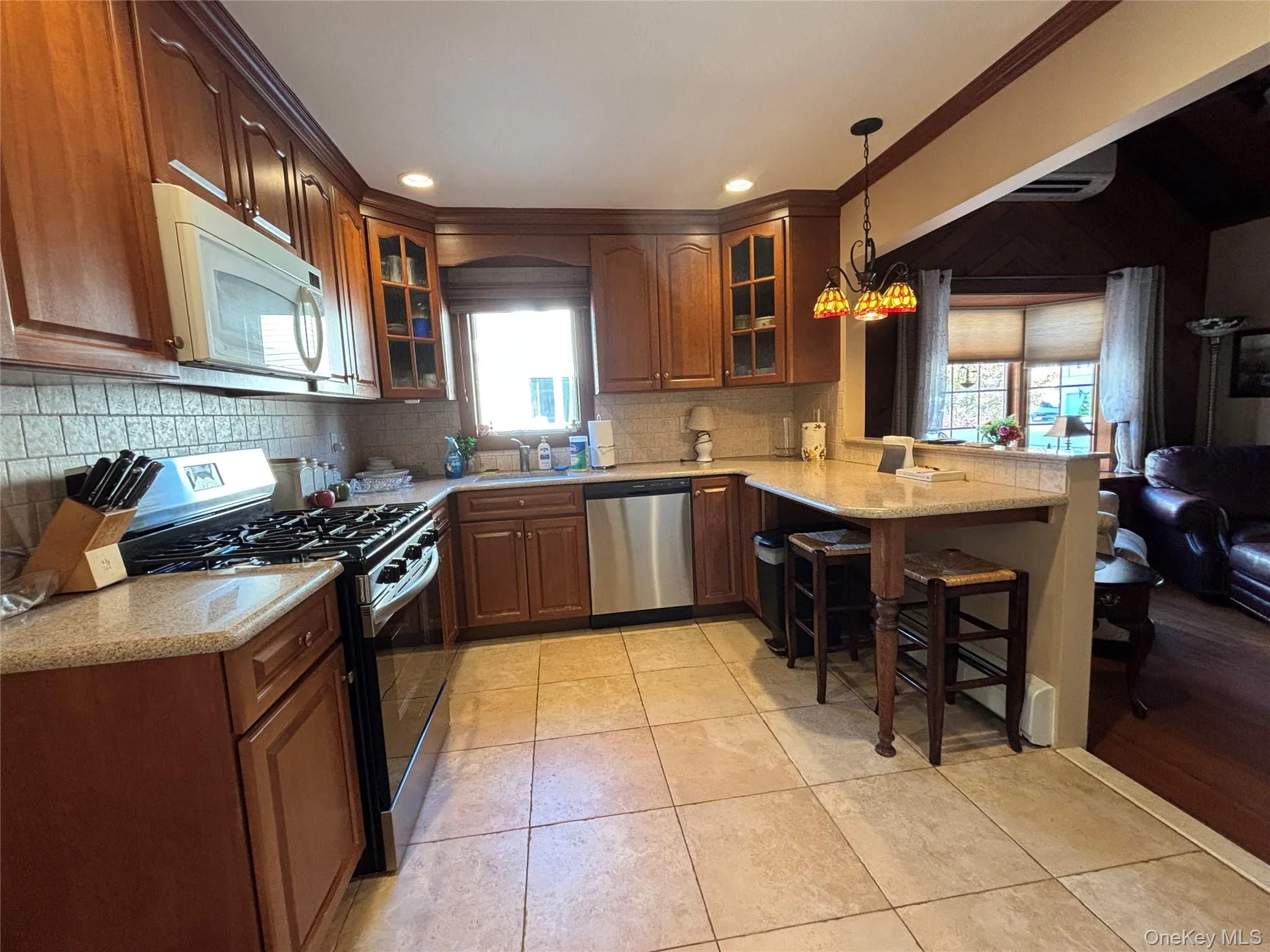 8 Walnut Place, Babylon, NY, 3 Bedrooms Bedrooms, 7 Rooms Rooms,2 BathroomsBathrooms,Residential,For Rent,Walnut,0,1058538 8 Walnut Place, Babylon, NY, 3 Bedrooms Bedrooms, 7 Rooms Rooms,2 BathroomsBathrooms,Residential,For Rent,Walnut,0,1058538