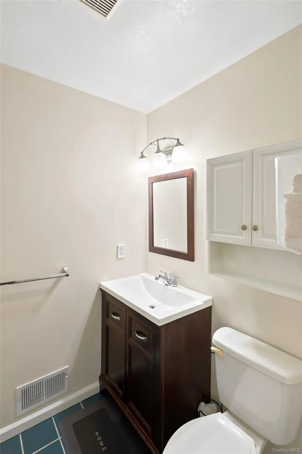 Full Bath - Upstairs Full Bath - Upstairs