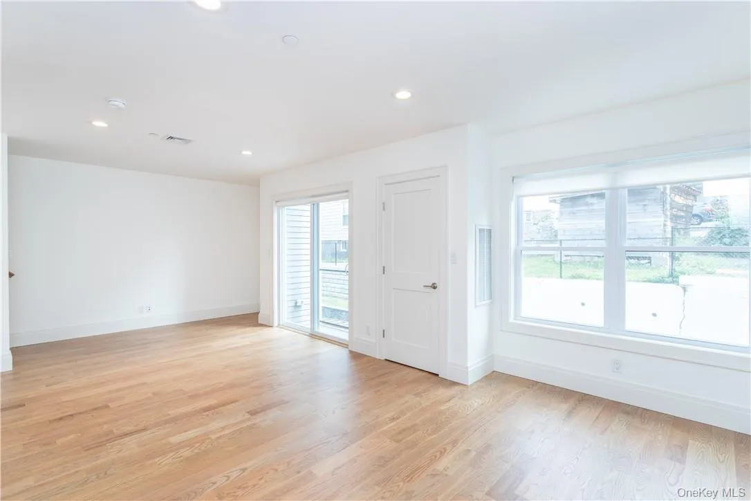 121 Fisher Avenue, White Plains, NY, 3 Bedroom Bedrooms, 8 Room Rooms,3 BathroomBathrooms,Residential Lease,For Rent,Fisher,0,1058546 121 Fisher Avenue, White Plains, NY, 3 Bedroom Bedrooms, 8 Room Rooms,3 BathroomBathrooms,Residential Lease,For Rent,Fisher,0,1058546