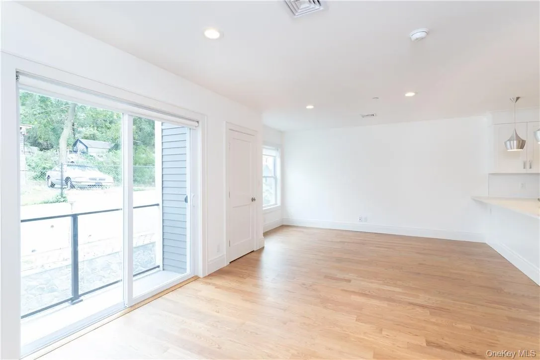 121 Fisher Avenue, White Plains, NY, 3 Bedroom Bedrooms, 8 Room Rooms,3 BathroomBathrooms,Residential Lease,For Rent,Fisher,0,1058546 121 Fisher Avenue, White Plains, NY, 3 Bedroom Bedrooms, 8 Room Rooms,3 BathroomBathrooms,Residential Lease,For Rent,Fisher,0,1058546