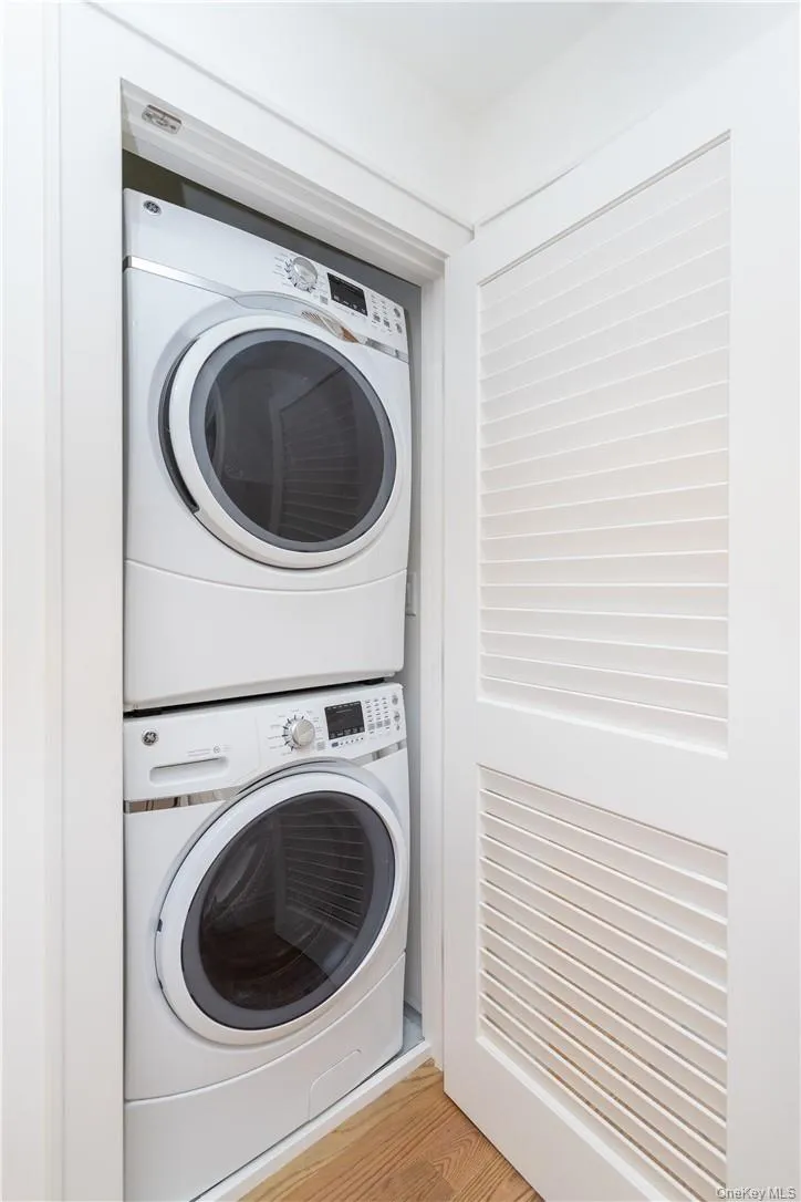 121 Fisher Avenue, White Plains, NY, 3 Bedroom Bedrooms, 8 Room Rooms,3 BathroomBathrooms,Residential Lease,For Rent,Fisher,0,1058546 121 Fisher Avenue, White Plains, NY, 3 Bedroom Bedrooms, 8 Room Rooms,3 BathroomBathrooms,Residential Lease,For Rent,Fisher,0,1058546