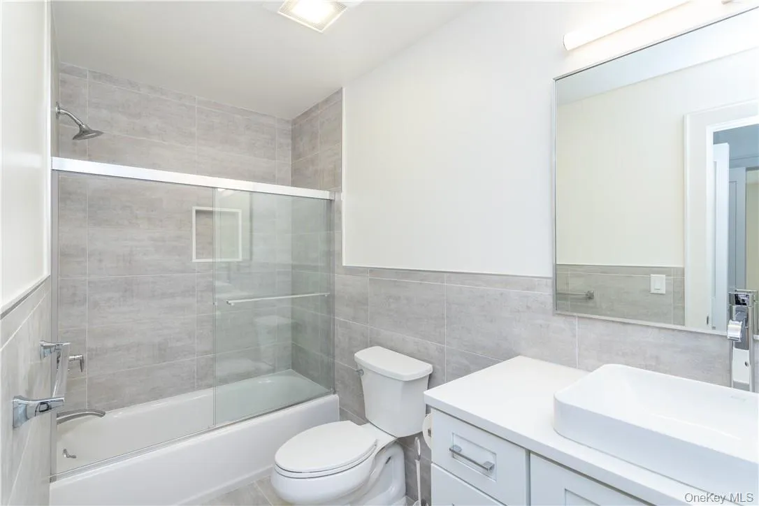 121 Fisher Avenue, White Plains, NY, 3 Bedroom Bedrooms, 8 Room Rooms,3 BathroomBathrooms,Residential Lease,For Rent,Fisher,0,1058546 121 Fisher Avenue, White Plains, NY, 3 Bedroom Bedrooms, 8 Room Rooms,3 BathroomBathrooms,Residential Lease,For Rent,Fisher,0,1058546