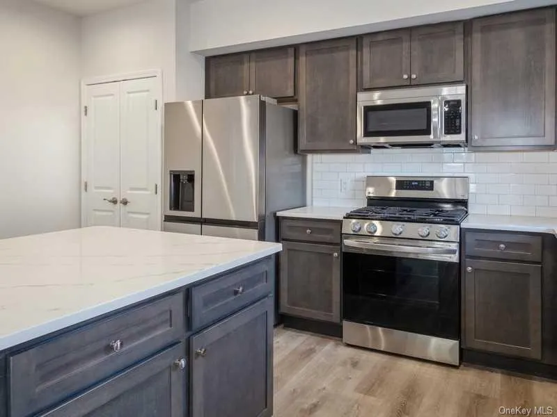 4 SOUTH HILLS Way, Poughkeepsie (town), NY, 2 Bedroom Bedrooms, 4 Room Rooms,2 BathroomBathrooms,Residential Lease,For Rent,SOUTH HILLS,0,1058549 4 SOUTH HILLS Way, Poughkeepsie (town), NY, 2 Bedroom Bedrooms, 4 Room Rooms,2 BathroomBathrooms,Residential Lease,For Rent,SOUTH HILLS,0,1058549
