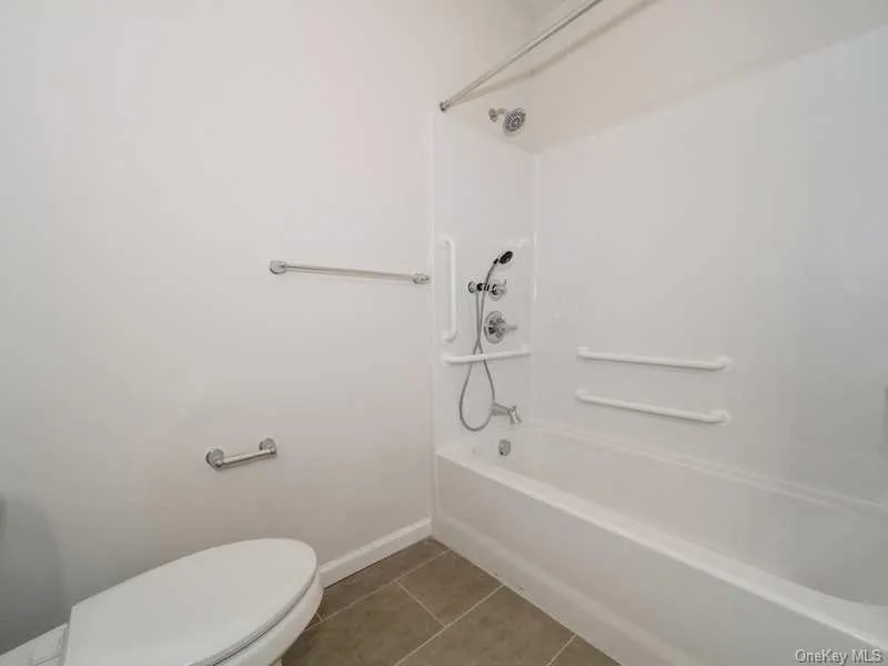 4 SOUTH HILLS Way, Poughkeepsie (town), NY, 2 Bedroom Bedrooms, 4 Room Rooms,2 BathroomBathrooms,Residential Lease,For Rent,SOUTH HILLS,0,1058549 4 SOUTH HILLS Way, Poughkeepsie (town), NY, 2 Bedroom Bedrooms, 4 Room Rooms,2 BathroomBathrooms,Residential Lease,For Rent,SOUTH HILLS,0,1058549