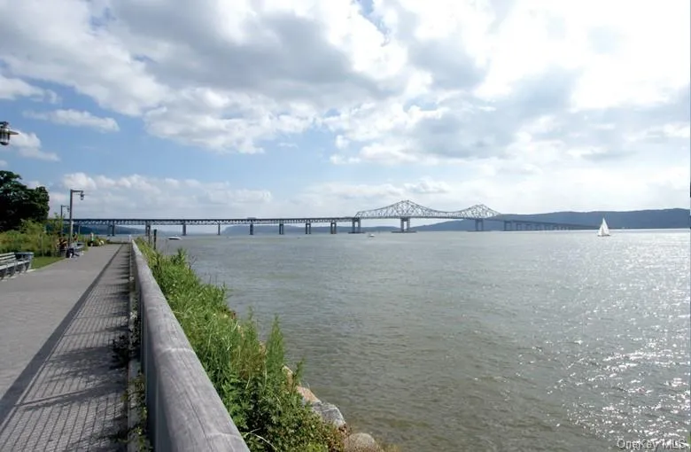 Riverwalk Park in Tarrytown Riverwalk Park in Tarrytown