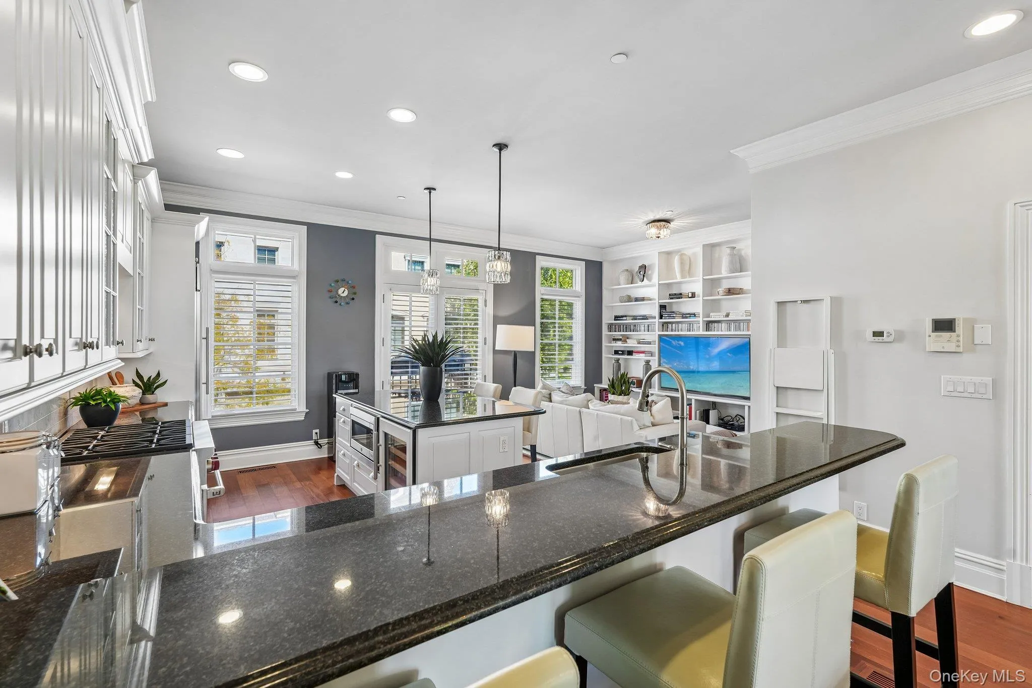 Additional Kitchen island seating and open concept Additional Kitchen island seating and open concept