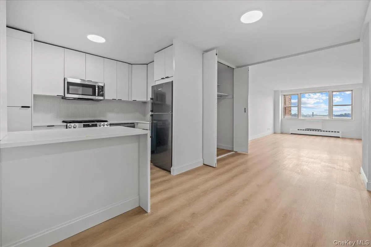 5800 Arlington Avenue, New York, NY, 1 Bedroom Bedrooms, 4 Rooms Rooms,1 BathroomBathrooms,Residential,For Rent,Arlington,0,1058552 5800 Arlington Avenue, New York, NY, 1 Bedroom Bedrooms, 4 Rooms Rooms,1 BathroomBathrooms,Residential,For Rent,Arlington,0,1058552