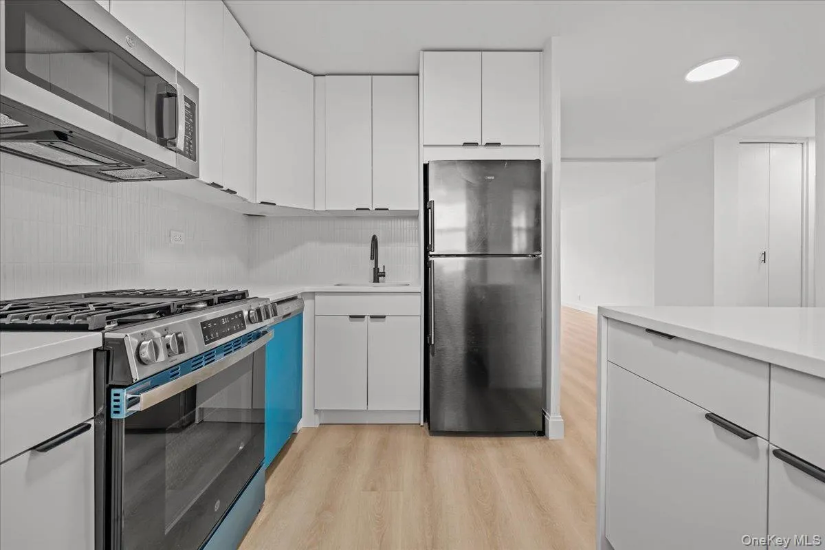 5800 Arlington Avenue, New York, NY, 1 Bedroom Bedrooms, 4 Rooms Rooms,1 BathroomBathrooms,Residential,For Rent,Arlington,0,1058552 5800 Arlington Avenue, New York, NY, 1 Bedroom Bedrooms, 4 Rooms Rooms,1 BathroomBathrooms,Residential,For Rent,Arlington,0,1058552