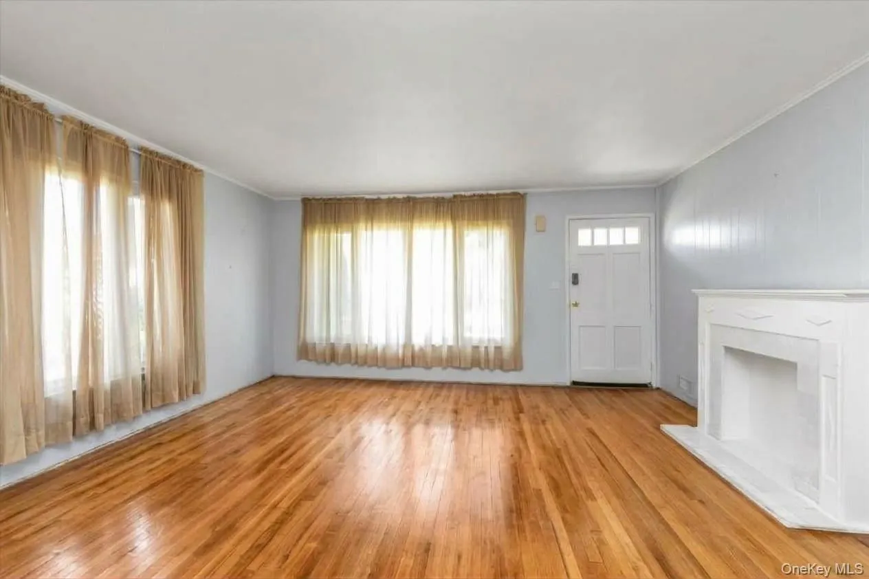328 Glen Road, Hempstead, NY, 3 Bedrooms Bedrooms, 6 Rooms Rooms,1 BathroomBathrooms,Residential,For Rent,Glen,0,1058555 328 Glen Road, Hempstead, NY, 3 Bedrooms Bedrooms, 6 Rooms Rooms,1 BathroomBathrooms,Residential,For Rent,Glen,0,1058555
