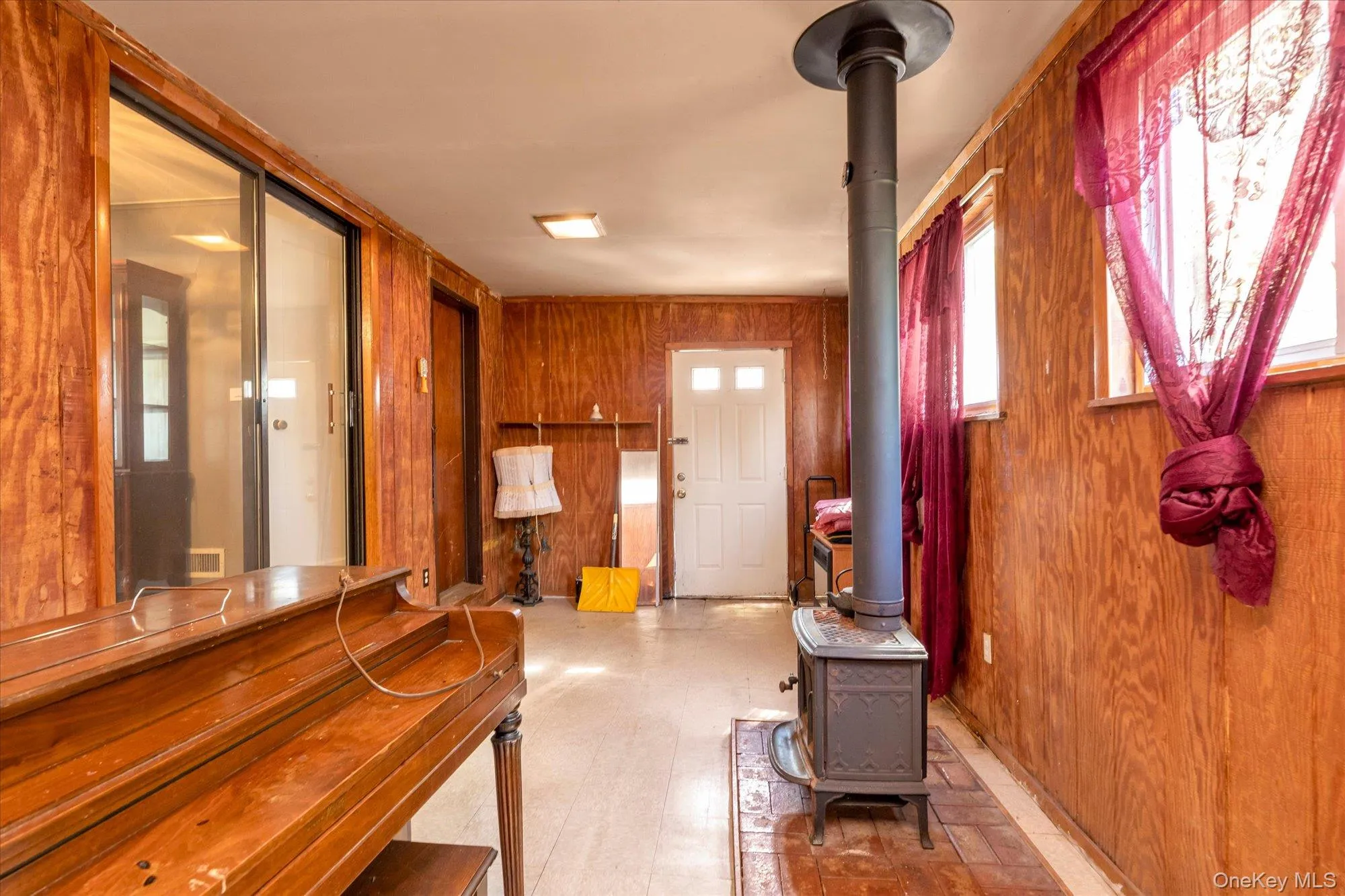 328 Glen Road, Hempstead, NY, 3 Bedrooms Bedrooms, 6 Rooms Rooms,1 BathroomBathrooms,Residential,For Rent,Glen,0,1058555 328 Glen Road, Hempstead, NY, 3 Bedrooms Bedrooms, 6 Rooms Rooms,1 BathroomBathrooms,Residential,For Rent,Glen,0,1058555
