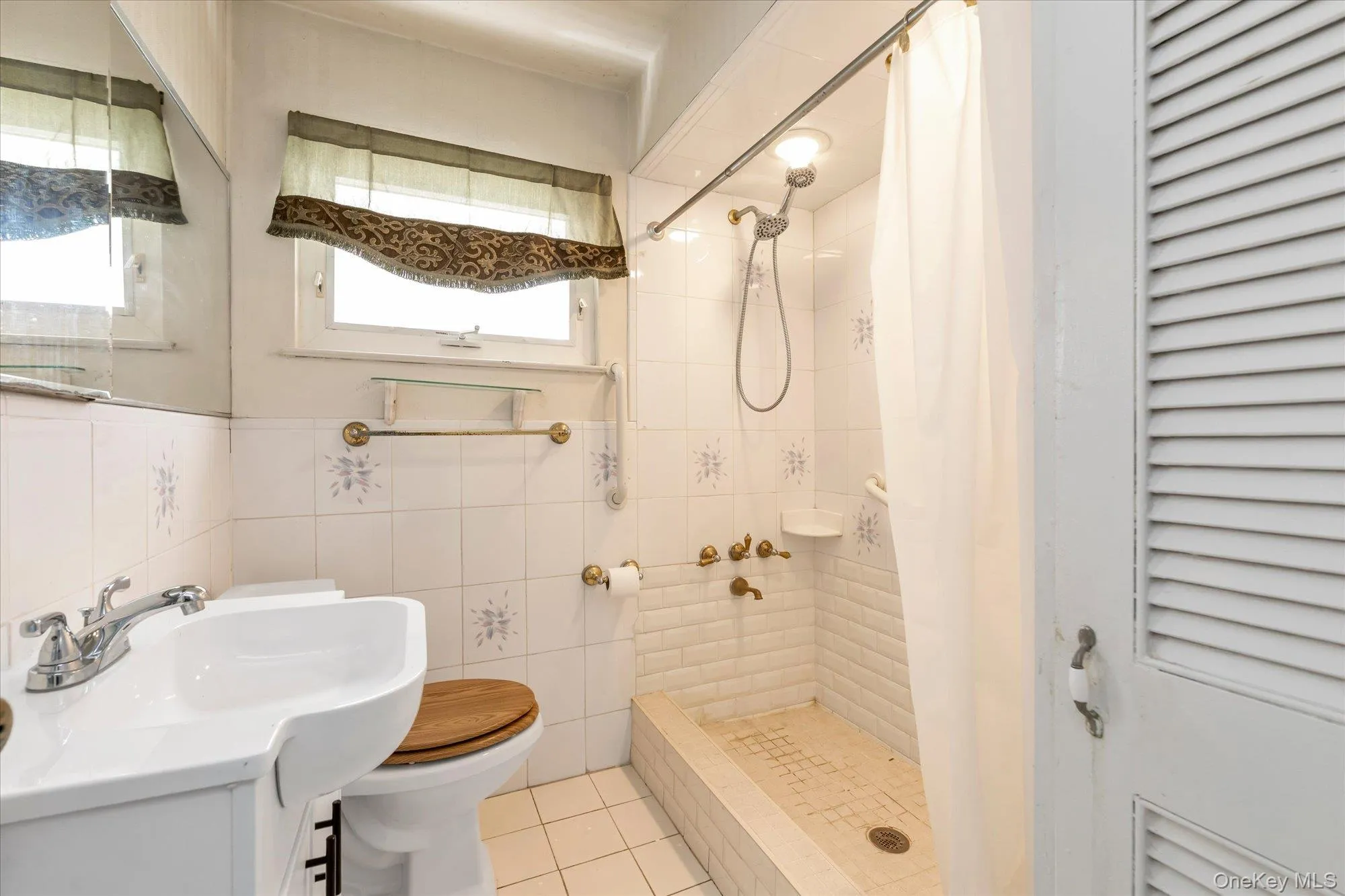 328 Glen Road, Hempstead, NY, 3 Bedrooms Bedrooms, 6 Rooms Rooms,1 BathroomBathrooms,Residential,For Rent,Glen,0,1058555 328 Glen Road, Hempstead, NY, 3 Bedrooms Bedrooms, 6 Rooms Rooms,1 BathroomBathrooms,Residential,For Rent,Glen,0,1058555