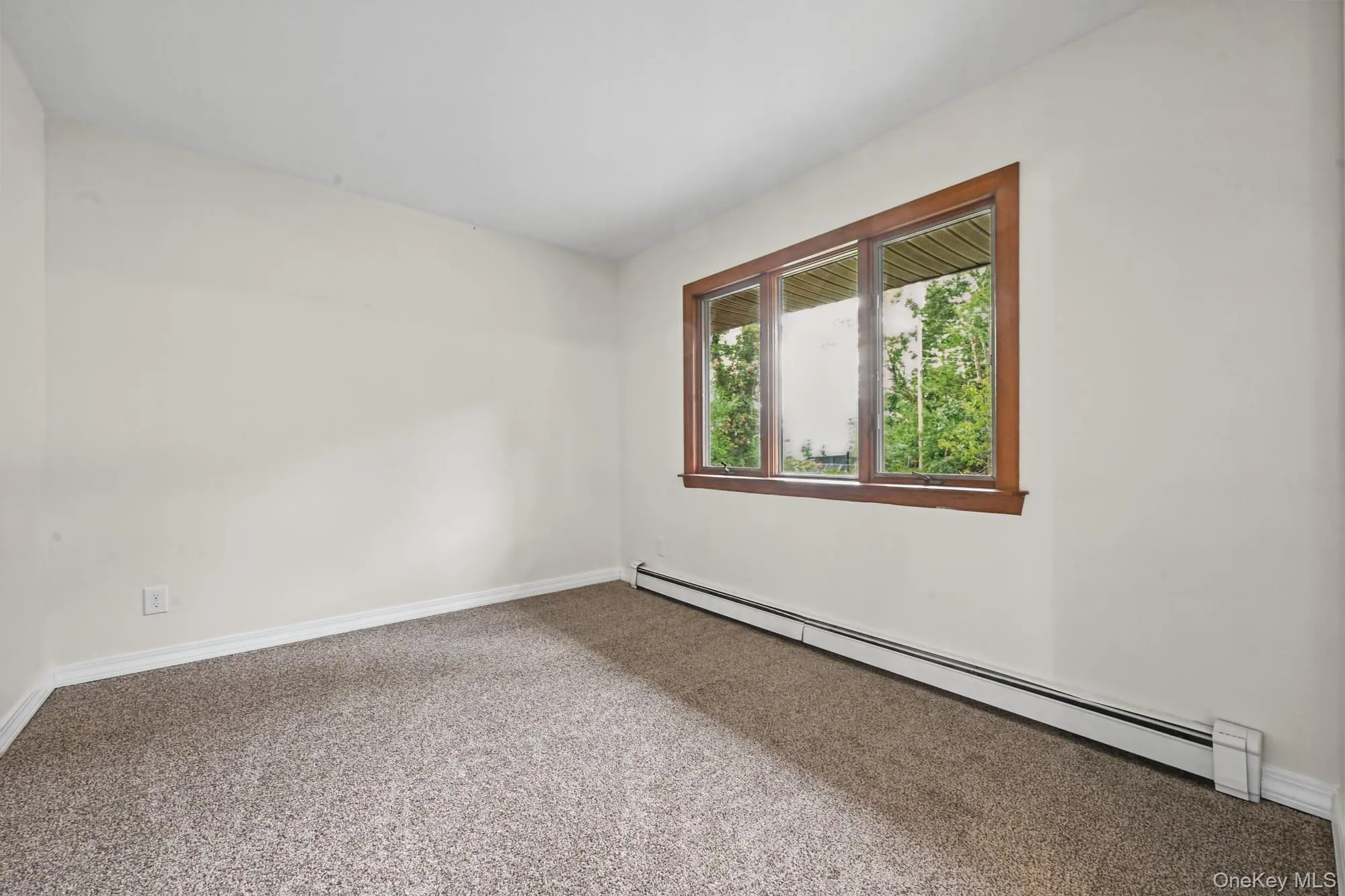 3 Alamo Drive, Brookhaven, NY, 3 Bedrooms Bedrooms, 6 Rooms Rooms,1 BathroomBathrooms,Residential,For Rent,Alamo,0,1058567 3 Alamo Drive, Brookhaven, NY, 3 Bedrooms Bedrooms, 6 Rooms Rooms,1 BathroomBathrooms,Residential,For Rent,Alamo,0,1058567