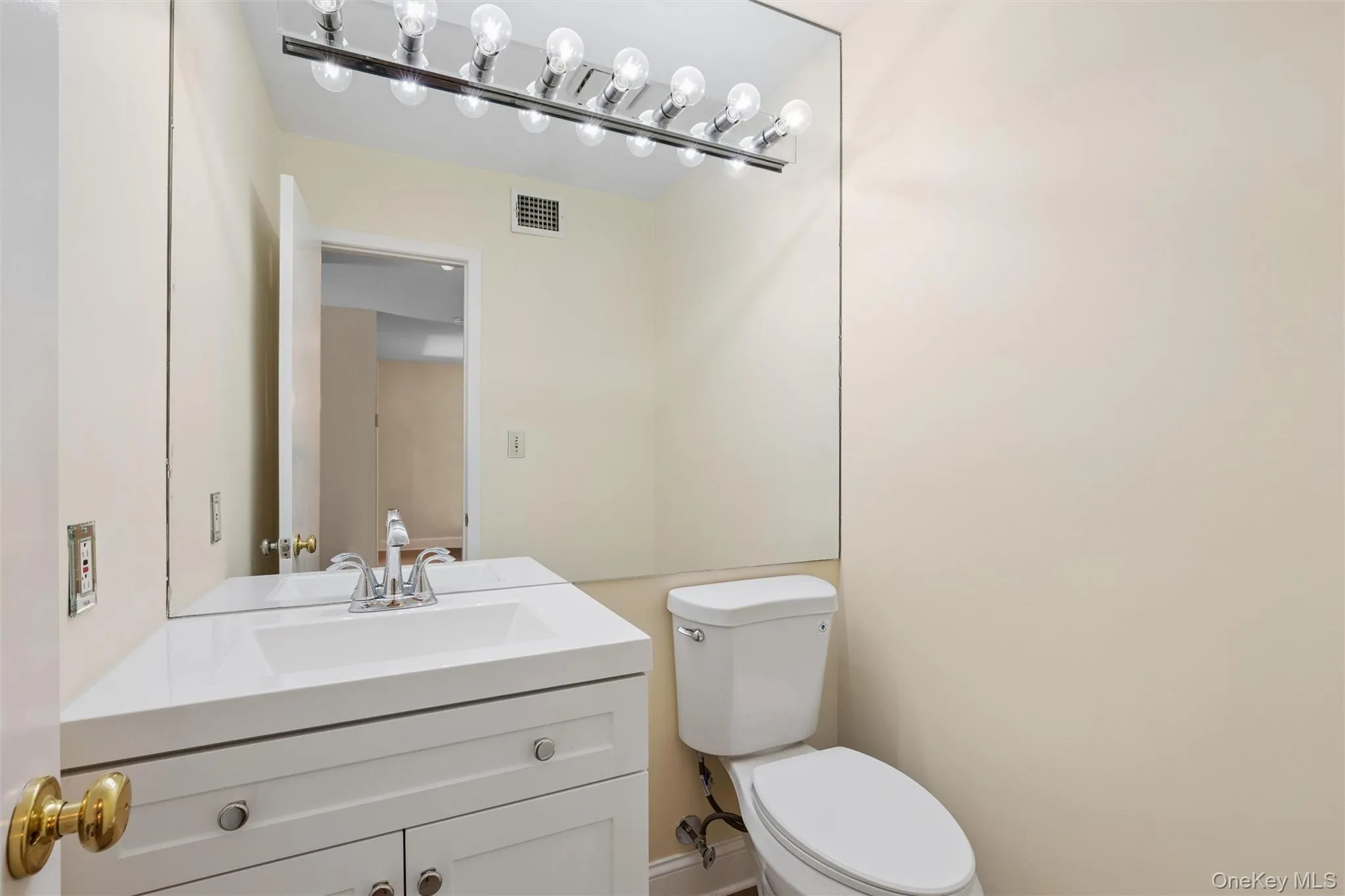 87 Northgate Circle, Huntington, NY, 3 Bedrooms Bedrooms, 6 Rooms Rooms,2 BathroomsBathrooms,Residential,For Rent,Northgate,0,1058570 87 Northgate Circle, Huntington, NY, 3 Bedrooms Bedrooms, 6 Rooms Rooms,2 BathroomsBathrooms,Residential,For Rent,Northgate,0,1058570
