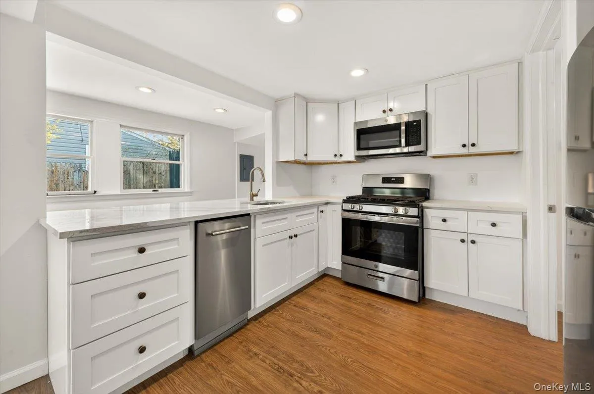 56 Lake Shore Dr 56 Lake Shore Dr