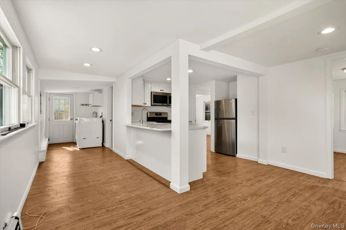 56 Lake Shore Dr 56 Lake Shore Dr