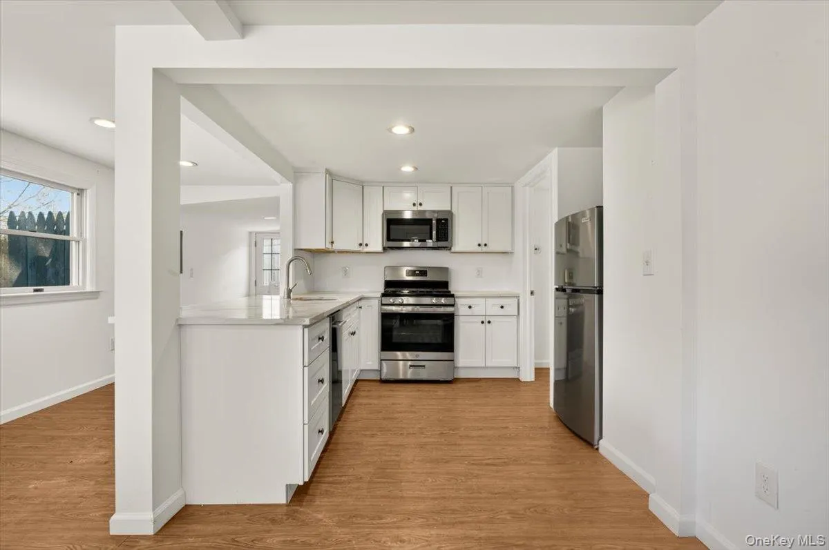 56 Lake Shore Dr 56 Lake Shore Dr