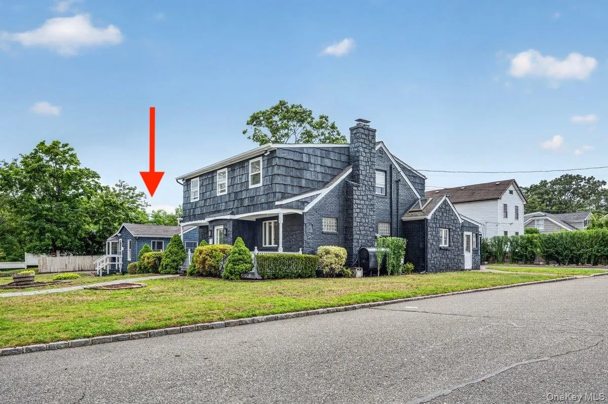 56 Lake Shore Dr 56 Lake Shore Dr