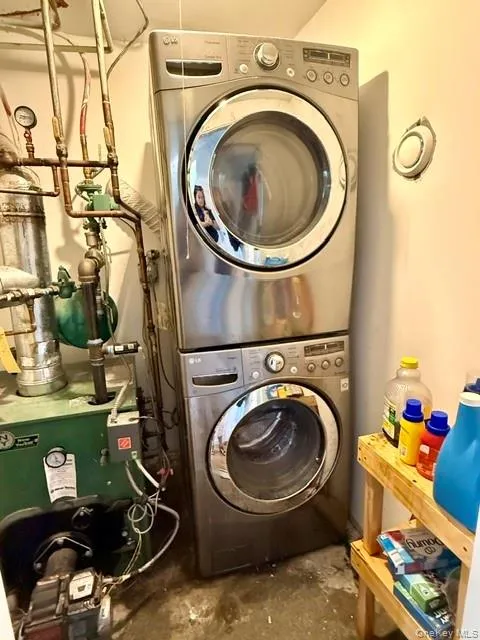 103 Noel Road, New York, NY, 3 Bedrooms Bedrooms, 6 Rooms Rooms,2 BathroomsBathrooms,Residential,For Rent,Noel,0,1058575 103 Noel Road, New York, NY, 3 Bedrooms Bedrooms, 6 Rooms Rooms,2 BathroomsBathrooms,Residential,For Rent,Noel,0,1058575
