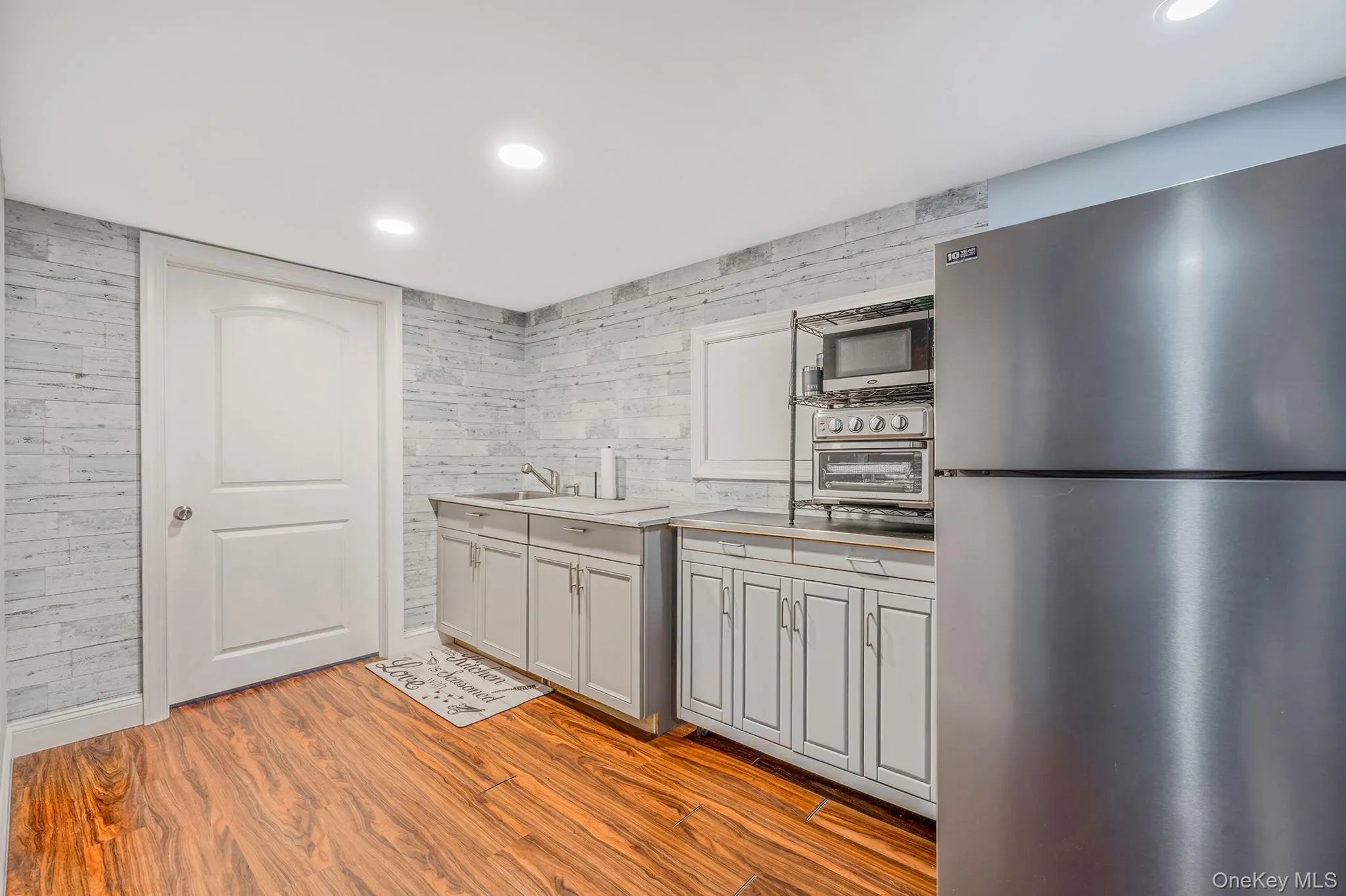 296 Moriches Road, Smithtown, NY, 3 Bedrooms Bedrooms, 6 Rooms Rooms,3 BathroomsBathrooms,Residential,For Rent,Moriches,0,1058587 296 Moriches Road, Smithtown, NY, 3 Bedrooms Bedrooms, 6 Rooms Rooms,3 BathroomsBathrooms,Residential,For Rent,Moriches,0,1058587