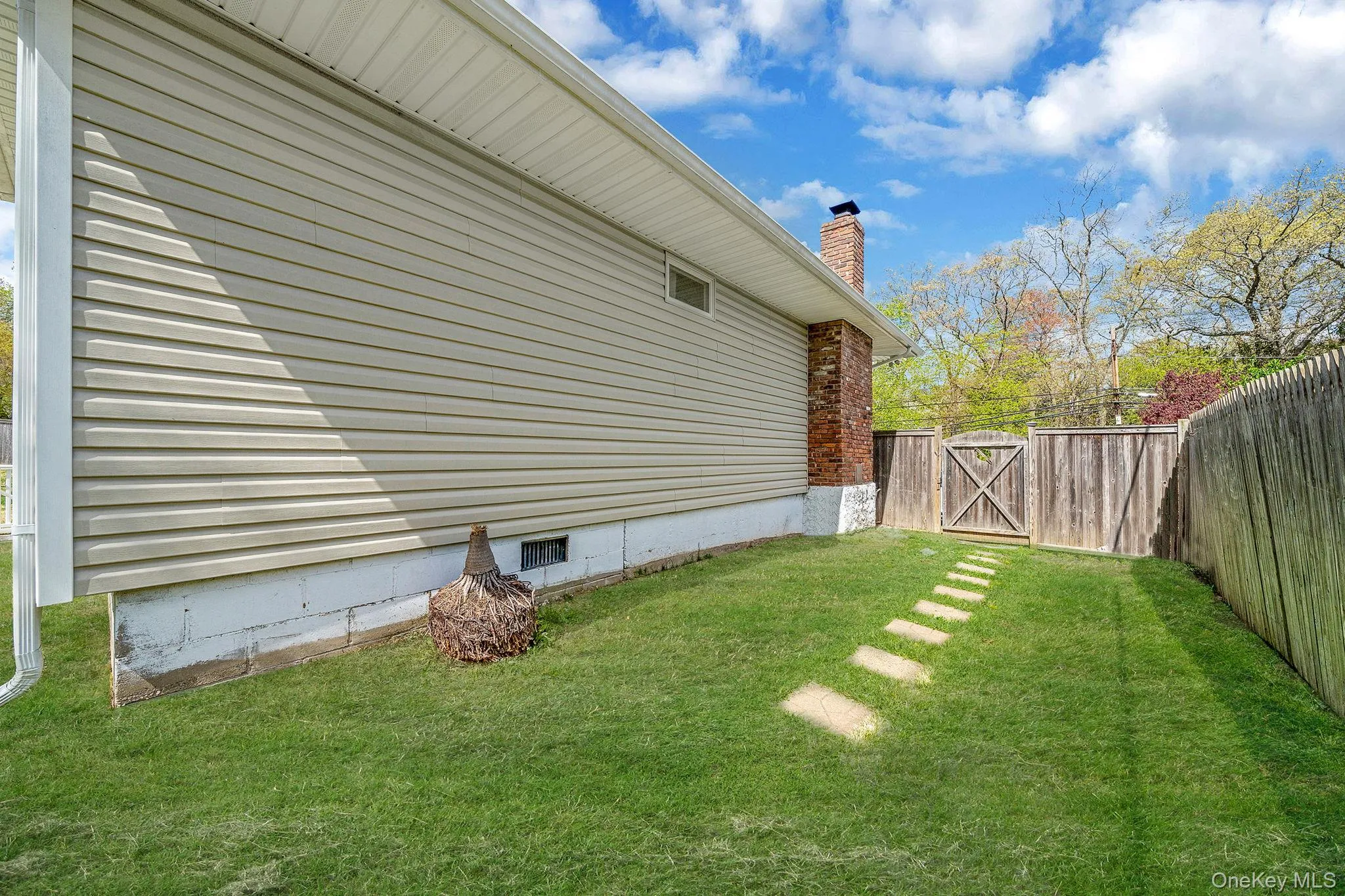 296 Moriches Road, Smithtown, NY, 3 Bedrooms Bedrooms, 6 Rooms Rooms,3 BathroomsBathrooms,Residential,For Rent,Moriches,0,1058587 296 Moriches Road, Smithtown, NY, 3 Bedrooms Bedrooms, 6 Rooms Rooms,3 BathroomsBathrooms,Residential,For Rent,Moriches,0,1058587
