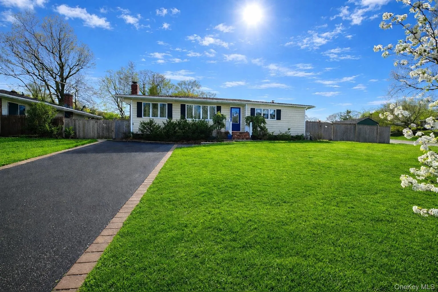 296 Moriches Road, Smithtown, NY, 3 Bedrooms Bedrooms, 6 Rooms Rooms,3 BathroomsBathrooms,Residential,For Rent,Moriches,0,1058587 296 Moriches Road, Smithtown, NY, 3 Bedrooms Bedrooms, 6 Rooms Rooms,3 BathroomsBathrooms,Residential,For Rent,Moriches,0,1058587