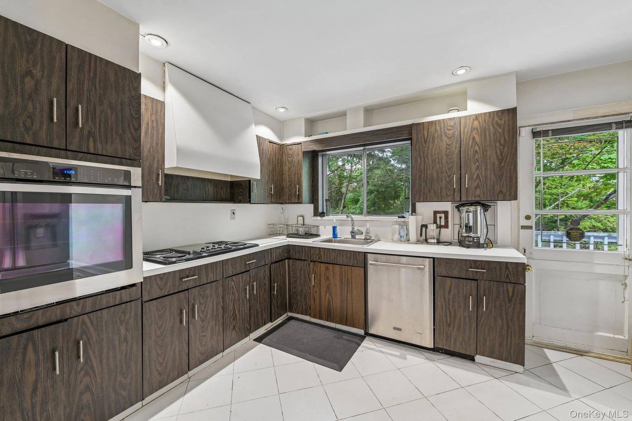 850 Oliver Street, Hempstead, NY, 5 Bedrooms Bedrooms, 9 Rooms Rooms,3 BathroomsBathrooms,Residential,For Rent,Oliver,0,1058593 850 Oliver Street, Hempstead, NY, 5 Bedrooms Bedrooms, 9 Rooms Rooms,3 BathroomsBathrooms,Residential,For Rent,Oliver,0,1058593