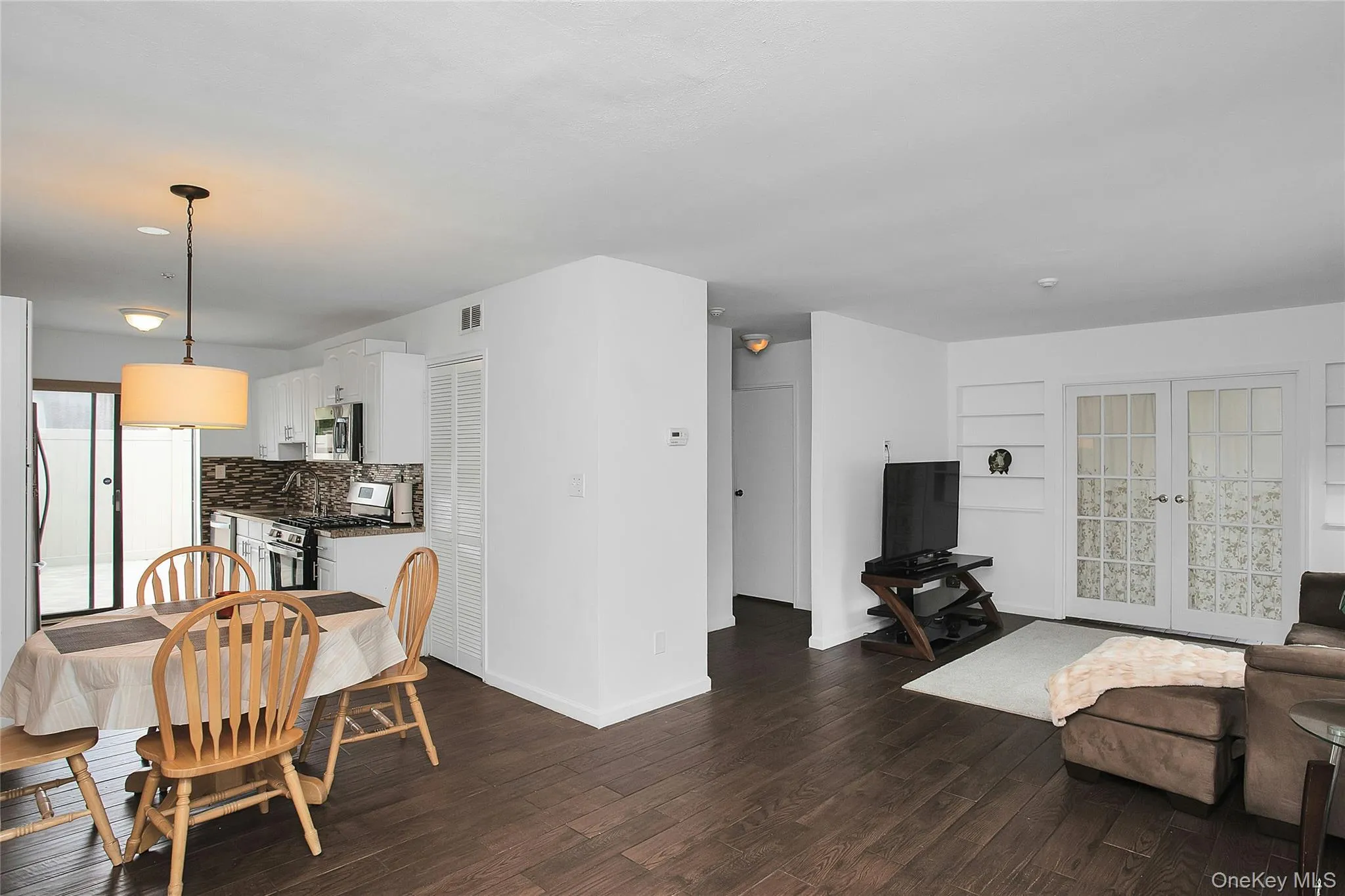 94 Gauguin Court, Brookhaven, NY, 2 Bedrooms Bedrooms, 4 Rooms Rooms,1 BathroomBathrooms,Residential,For Rent,Gauguin,0,1058597 94 Gauguin Court, Brookhaven, NY, 2 Bedrooms Bedrooms, 4 Rooms Rooms,1 BathroomBathrooms,Residential,For Rent,Gauguin,0,1058597