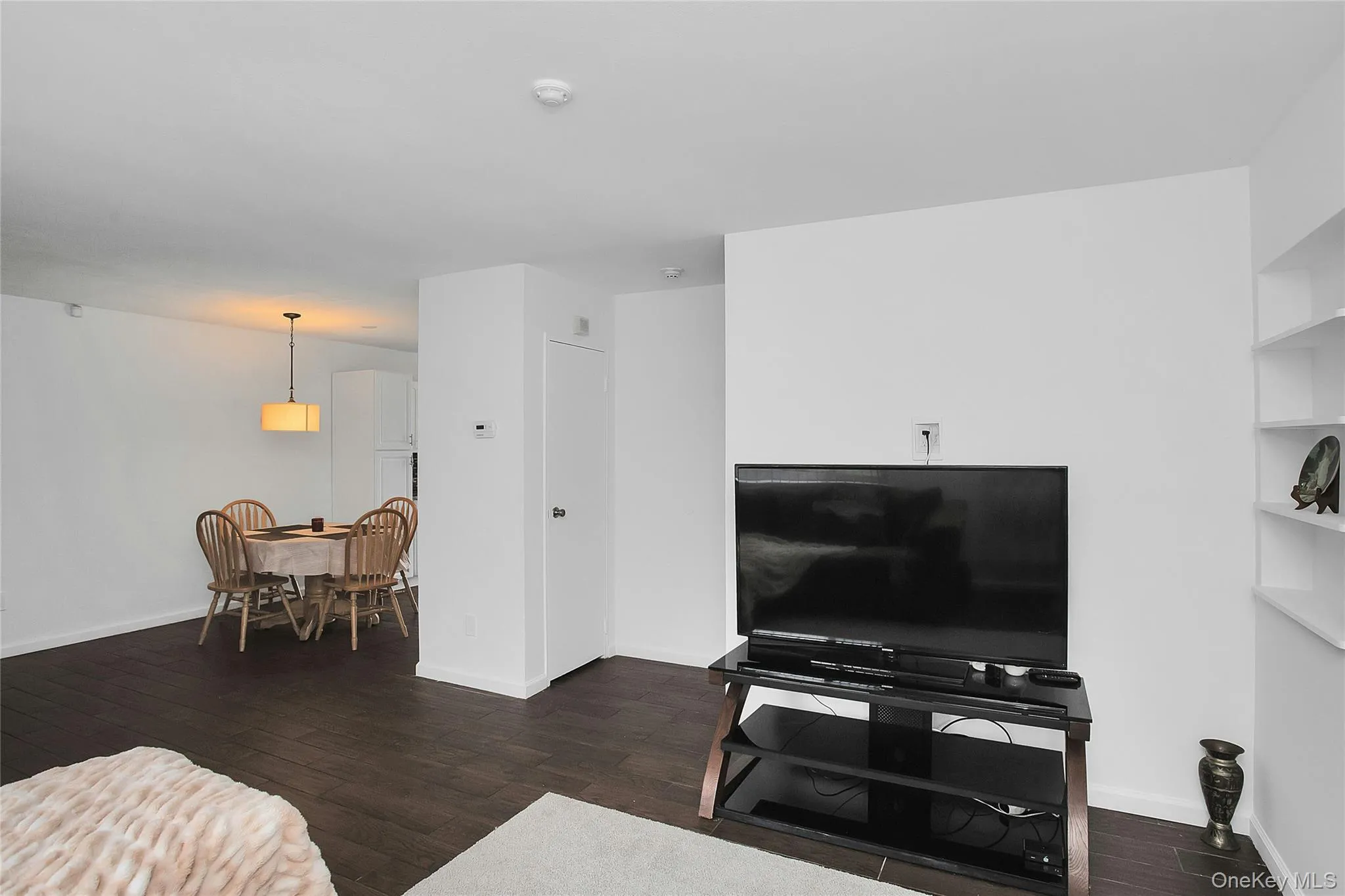 94 Gauguin Court, Brookhaven, NY, 2 Bedrooms Bedrooms, 4 Rooms Rooms,1 BathroomBathrooms,Residential,For Rent,Gauguin,0,1058597 94 Gauguin Court, Brookhaven, NY, 2 Bedrooms Bedrooms, 4 Rooms Rooms,1 BathroomBathrooms,Residential,For Rent,Gauguin,0,1058597