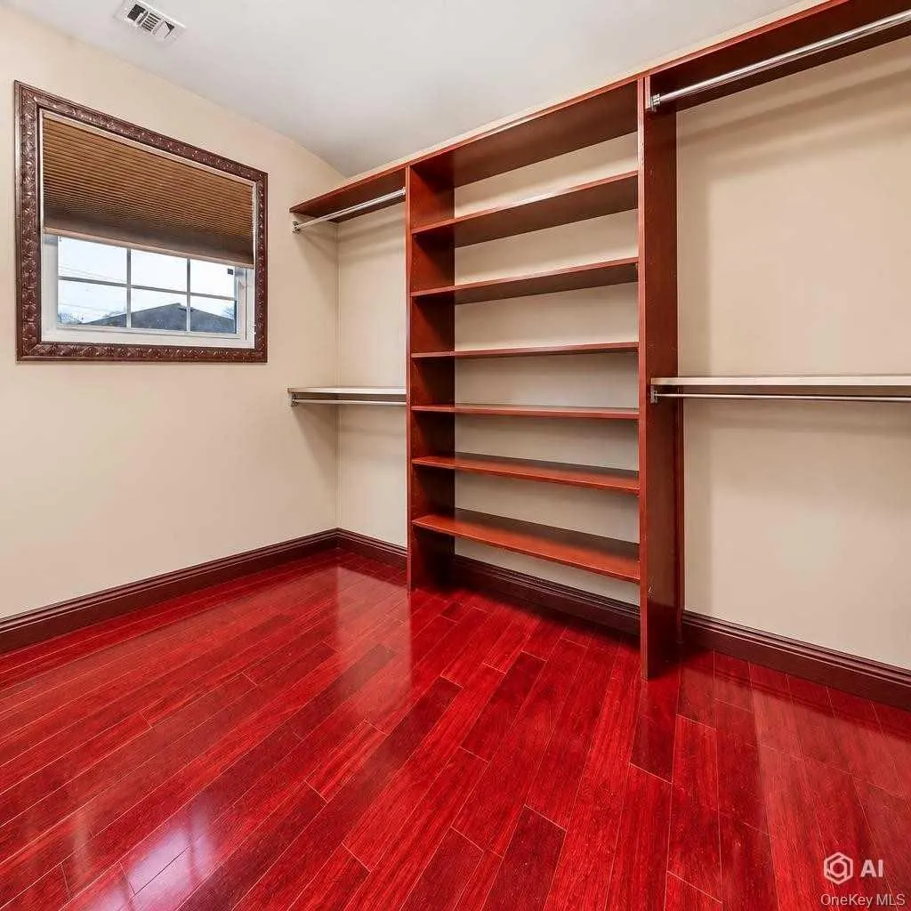 Primaery Walk In Closet Primaery Walk In Closet