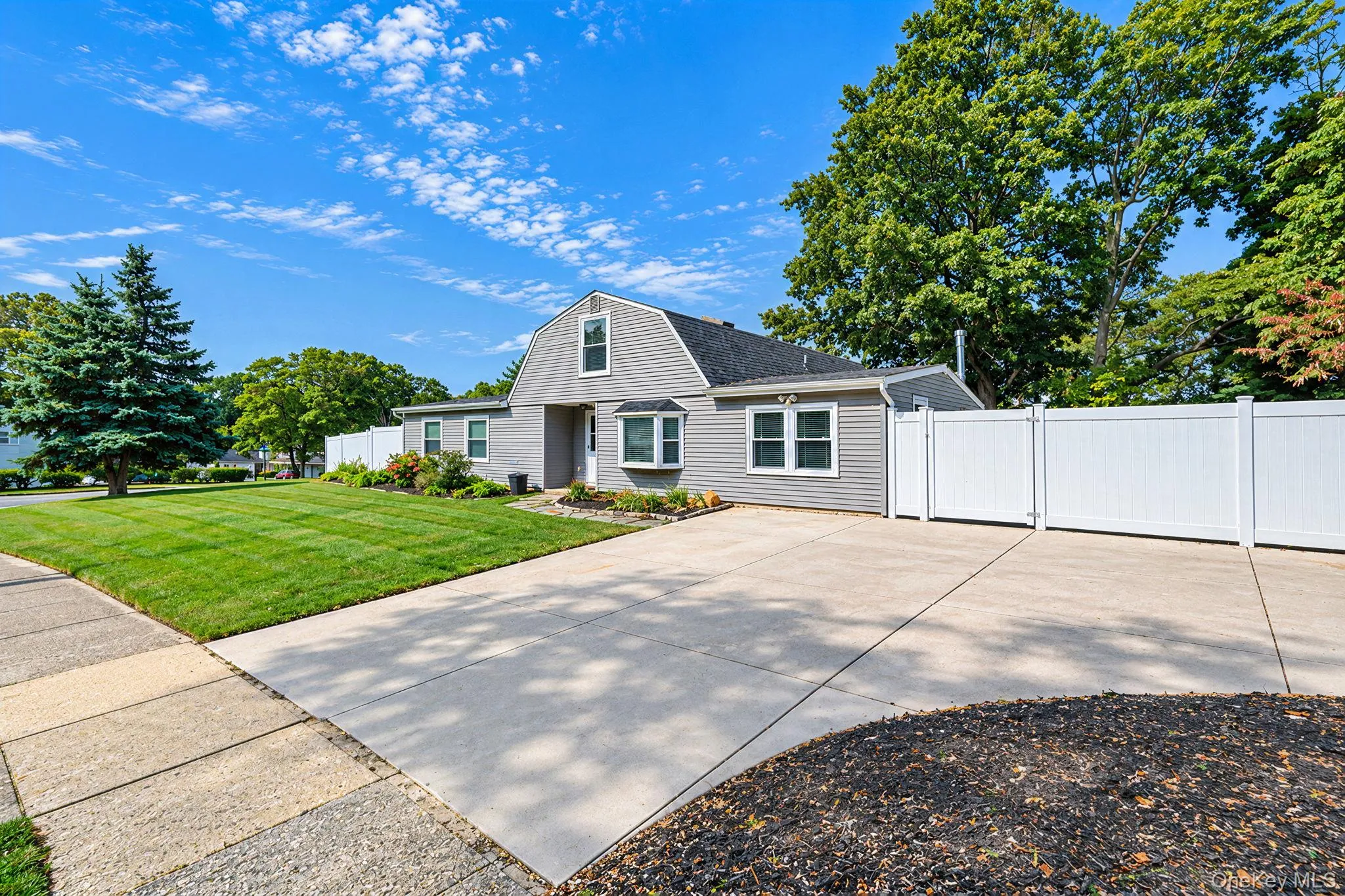27 Lehigh Lane, Brookhaven, NY, 4 Bedrooms Bedrooms, 10 Rooms Rooms,2 BathroomsBathrooms,Residential,For Rent,Lehigh,0,1058608 27 Lehigh Lane, Brookhaven, NY, 4 Bedrooms Bedrooms, 10 Rooms Rooms,2 BathroomsBathrooms,Residential,For Rent,Lehigh,0,1058608