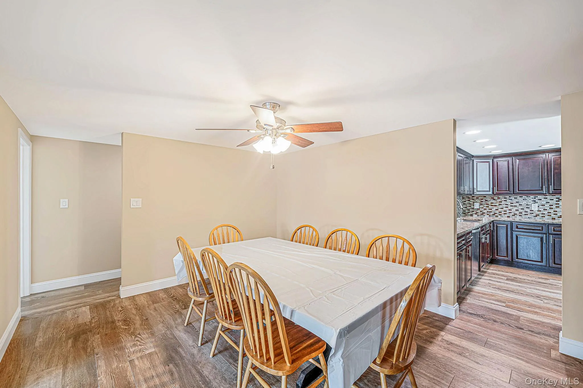 27 Lehigh Lane, Brookhaven, NY, 4 Bedrooms Bedrooms, 10 Rooms Rooms,2 BathroomsBathrooms,Residential,For Rent,Lehigh,0,1058608 27 Lehigh Lane, Brookhaven, NY, 4 Bedrooms Bedrooms, 10 Rooms Rooms,2 BathroomsBathrooms,Residential,For Rent,Lehigh,0,1058608