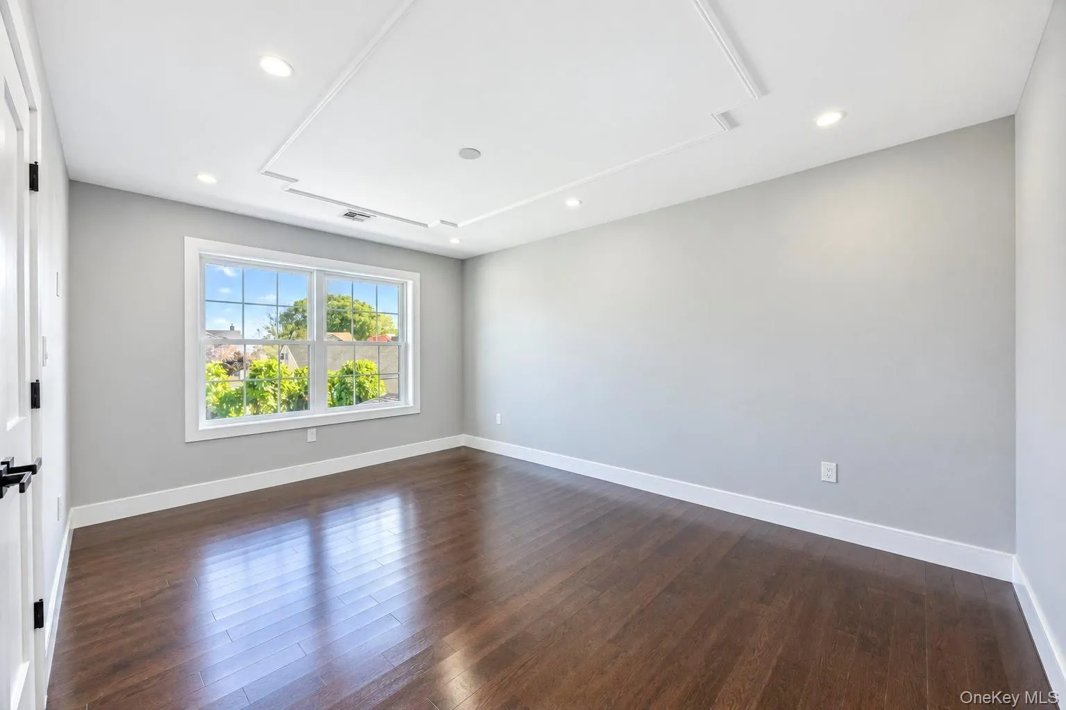 29 East Street, Oyster Bay, NY, 5 Bedrooms Bedrooms, 12 Rooms Rooms,5 BathroomsBathrooms,Residential,For Rent,East,0,1058613 29 East Street, Oyster Bay, NY, 5 Bedrooms Bedrooms, 12 Rooms Rooms,5 BathroomsBathrooms,Residential,For Rent,East,0,1058613