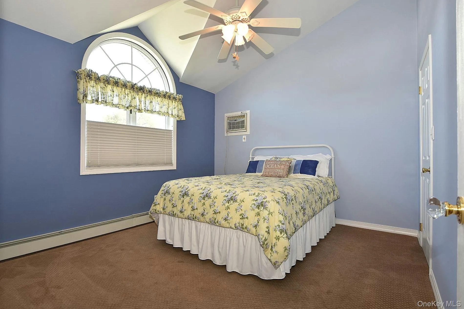 Bedroom 2 with vaulted ceiling Bedroom 2 with vaulted ceiling