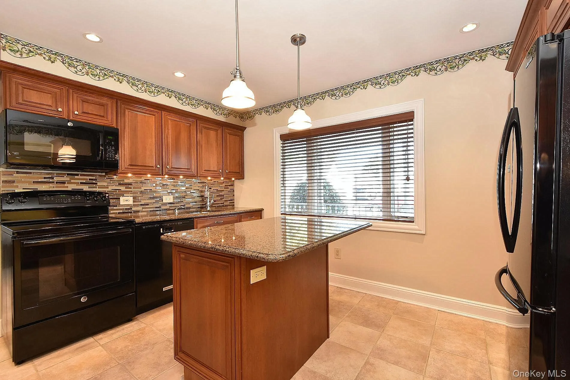 Cherry Wood Cabinets Cherry Wood Cabinets