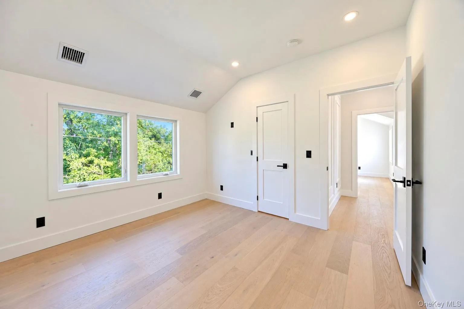 1 Garland Lane, Hempstead, NY, 5 Bedrooms Bedrooms, 10 Rooms Rooms,3 BathroomsBathrooms,Residential,For Rent,Garland,0,1058620 1 Garland Lane, Hempstead, NY, 5 Bedrooms Bedrooms, 10 Rooms Rooms,3 BathroomsBathrooms,Residential,For Rent,Garland,0,1058620