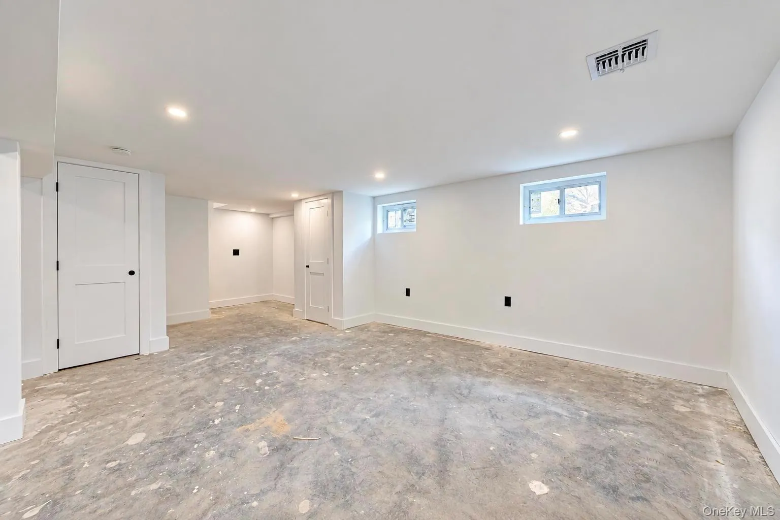 1 Garland Lane, Hempstead, NY, 5 Bedrooms Bedrooms, 10 Rooms Rooms,3 BathroomsBathrooms,Residential,For Rent,Garland,0,1058620 1 Garland Lane, Hempstead, NY, 5 Bedrooms Bedrooms, 10 Rooms Rooms,3 BathroomsBathrooms,Residential,For Rent,Garland,0,1058620