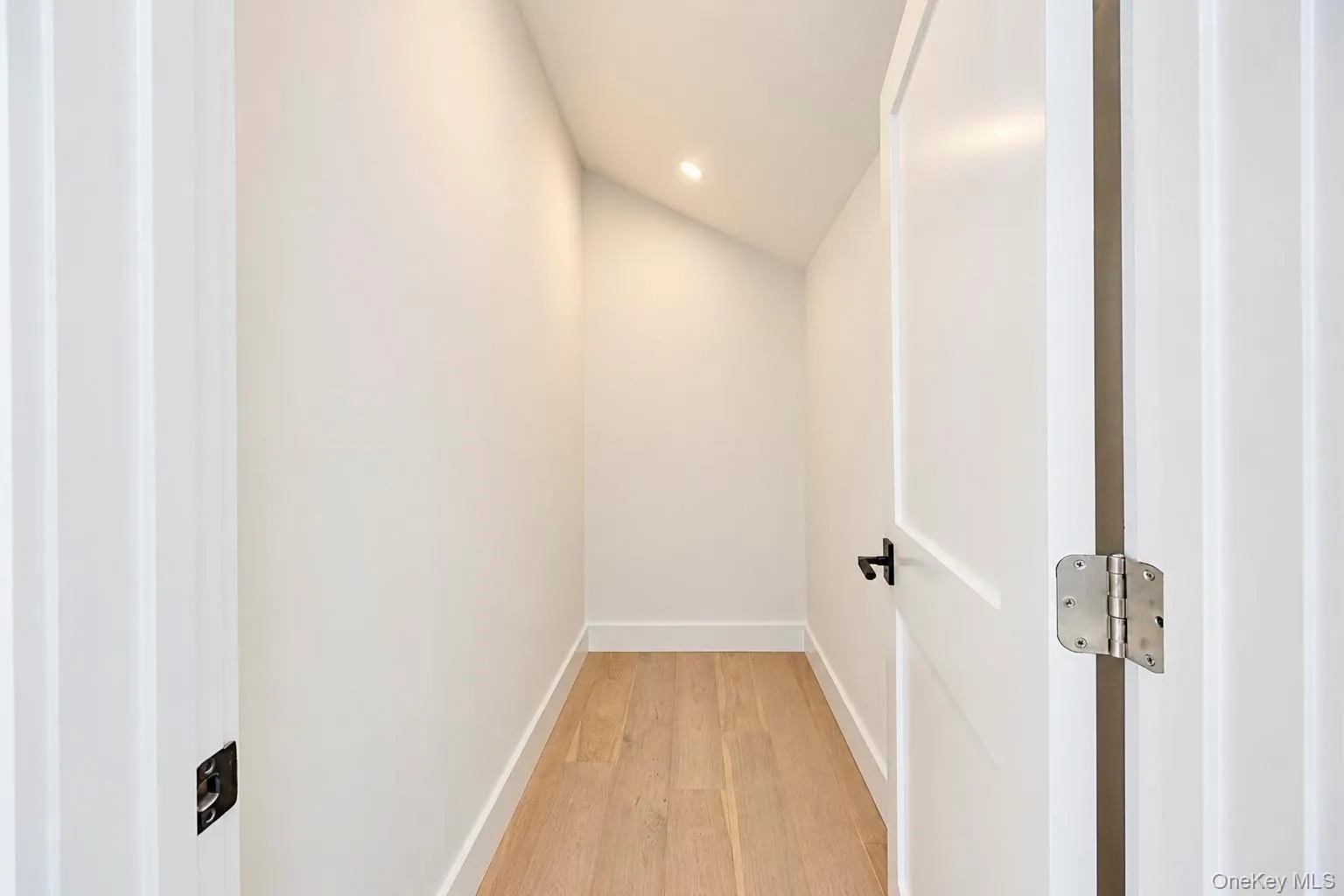 1 Garland Lane, Hempstead, NY, 5 Bedrooms Bedrooms, 10 Rooms Rooms,3 BathroomsBathrooms,Residential,For Rent,Garland,0,1058620 1 Garland Lane, Hempstead, NY, 5 Bedrooms Bedrooms, 10 Rooms Rooms,3 BathroomsBathrooms,Residential,For Rent,Garland,0,1058620