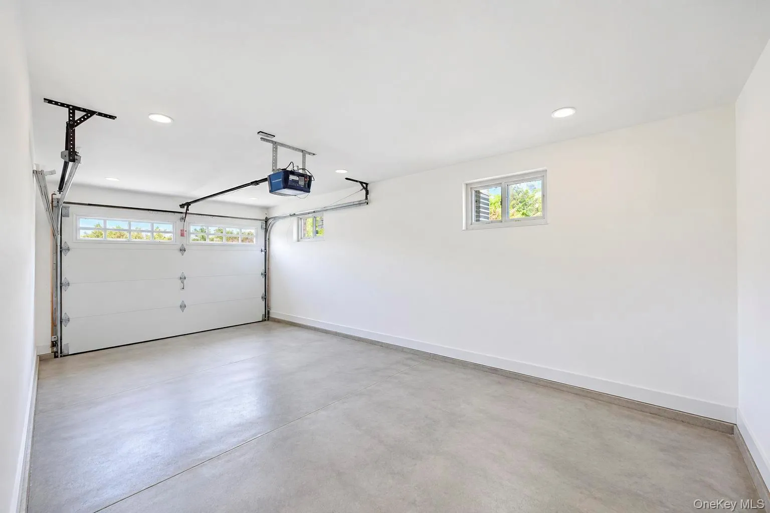1 Garland Lane, Hempstead, NY, 5 Bedrooms Bedrooms, 10 Rooms Rooms,3 BathroomsBathrooms,Residential,For Rent,Garland,0,1058620 1 Garland Lane, Hempstead, NY, 5 Bedrooms Bedrooms, 10 Rooms Rooms,3 BathroomsBathrooms,Residential,For Rent,Garland,0,1058620