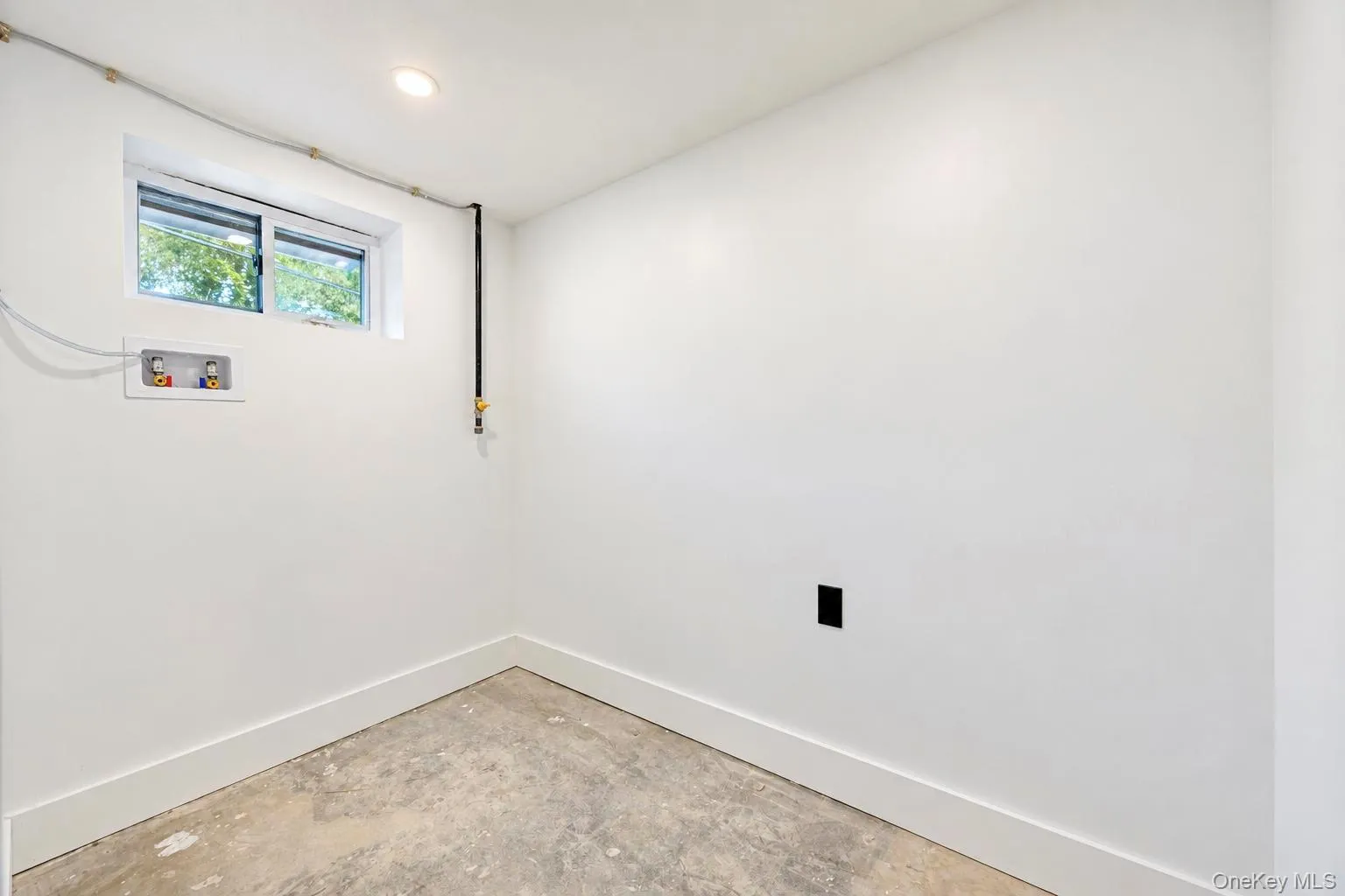1 Garland Lane, Hempstead, NY, 5 Bedrooms Bedrooms, 10 Rooms Rooms,3 BathroomsBathrooms,Residential,For Rent,Garland,0,1058620 1 Garland Lane, Hempstead, NY, 5 Bedrooms Bedrooms, 10 Rooms Rooms,3 BathroomsBathrooms,Residential,For Rent,Garland,0,1058620