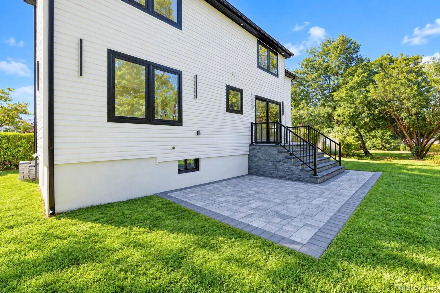 1 Garland Lane, Hempstead, NY, 5 Bedrooms Bedrooms, 10 Rooms Rooms,3 BathroomsBathrooms,Residential,For Rent,Garland,0,1058620 1 Garland Lane, Hempstead, NY, 5 Bedrooms Bedrooms, 10 Rooms Rooms,3 BathroomsBathrooms,Residential,For Rent,Garland,0,1058620