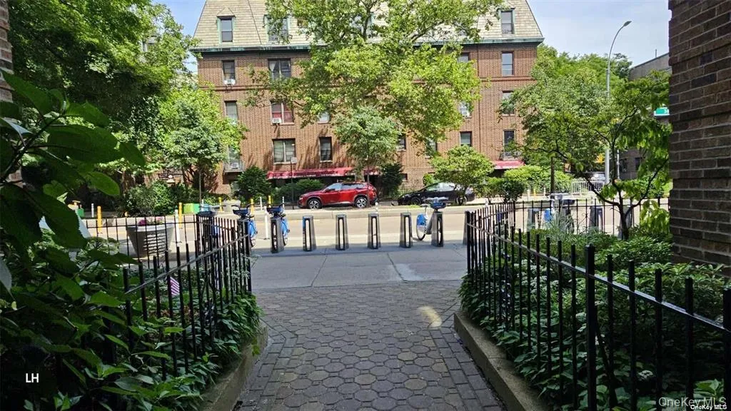 82-16 34th Avenue, New York, NY, 1 Bedroom Bedrooms, 3 Room Rooms,1 BathroomBathrooms,Residential Lease,For Rent,34th,0,1058622 82-16 34th Avenue, New York, NY, 1 Bedroom Bedrooms, 3 Room Rooms,1 BathroomBathrooms,Residential Lease,For Rent,34th,0,1058622