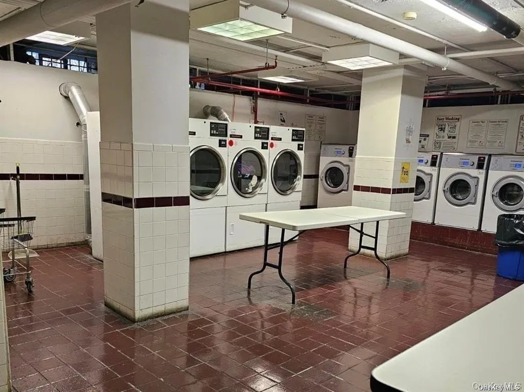 82-16 34th Avenue, New York, NY, 1 Bedroom Bedrooms, 3 Room Rooms,1 BathroomBathrooms,Residential Lease,For Rent,34th,0,1058622 82-16 34th Avenue, New York, NY, 1 Bedroom Bedrooms, 3 Room Rooms,1 BathroomBathrooms,Residential Lease,For Rent,34th,0,1058622