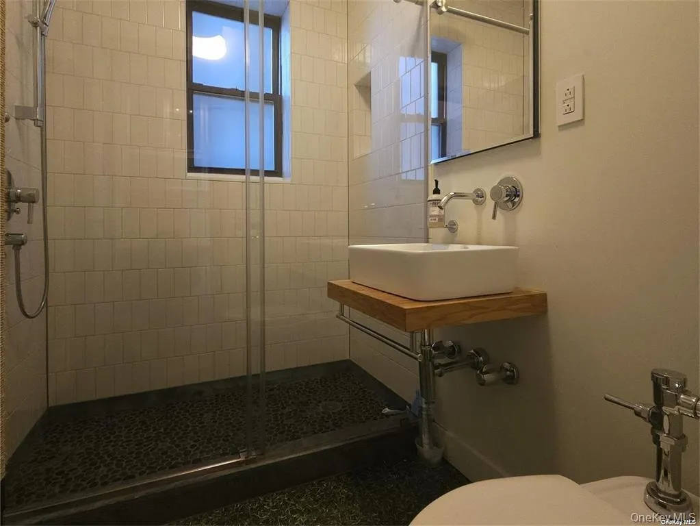 82-16 34th Avenue, New York, NY, 1 Bedroom Bedrooms, 3 Room Rooms,1 BathroomBathrooms,Residential Lease,For Rent,34th,0,1058622 82-16 34th Avenue, New York, NY, 1 Bedroom Bedrooms, 3 Room Rooms,1 BathroomBathrooms,Residential Lease,For Rent,34th,0,1058622