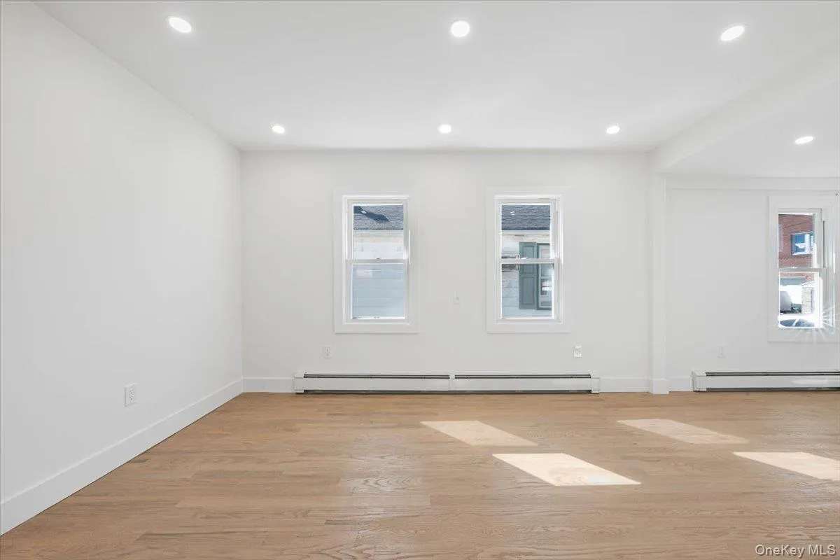 609 Hempstead Gardens Drive, Hempstead, NY, 3 Bedrooms Bedrooms, 6 Rooms Rooms,2 BathroomsBathrooms,Residential,For Rent,Hempstead Gardens,0,1058624 609 Hempstead Gardens Drive, Hempstead, NY, 3 Bedrooms Bedrooms, 6 Rooms Rooms,2 BathroomsBathrooms,Residential,For Rent,Hempstead Gardens,0,1058624