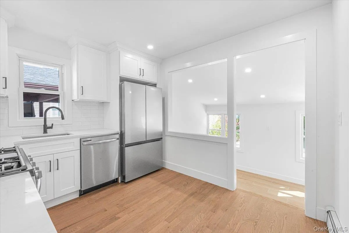 609 Hempstead Gardens Drive, Hempstead, NY, 3 Bedrooms Bedrooms, 6 Rooms Rooms,2 BathroomsBathrooms,Residential,For Rent,Hempstead Gardens,0,1058624 609 Hempstead Gardens Drive, Hempstead, NY, 3 Bedrooms Bedrooms, 6 Rooms Rooms,2 BathroomsBathrooms,Residential,For Rent,Hempstead Gardens,0,1058624