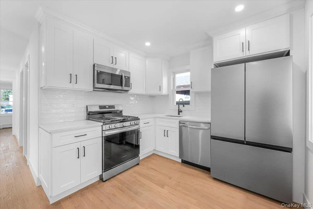 609 Hempstead Gardens Drive, Hempstead, NY, 3 Bedrooms Bedrooms, 6 Rooms Rooms,2 BathroomsBathrooms,Residential,For Rent,Hempstead Gardens,0,1058624 609 Hempstead Gardens Drive, Hempstead, NY, 3 Bedrooms Bedrooms, 6 Rooms Rooms,2 BathroomsBathrooms,Residential,For Rent,Hempstead Gardens,0,1058624